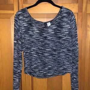 Long sleeve loose crop top